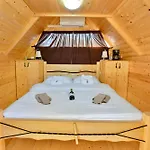 Parque de vacaciones Polidor Glamping