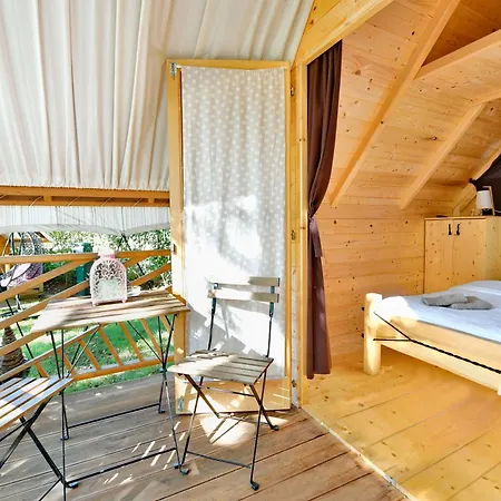 Aldeamento Turístico Polidor Glamping 4*